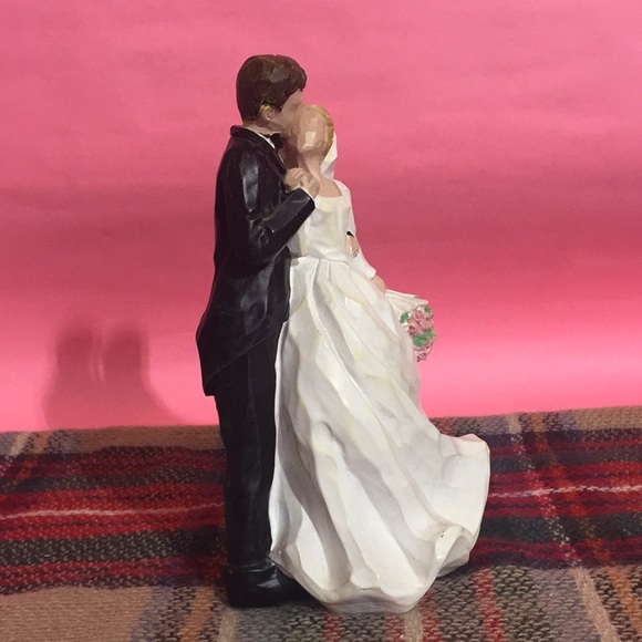 Willow Tree Wedding Couple Figurine - White and Black - Picture 4 of 8